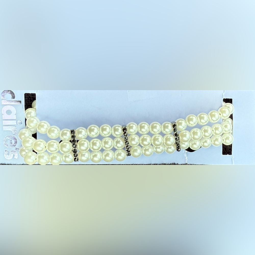 Claire's Cream Pearl Choker with Black Accents